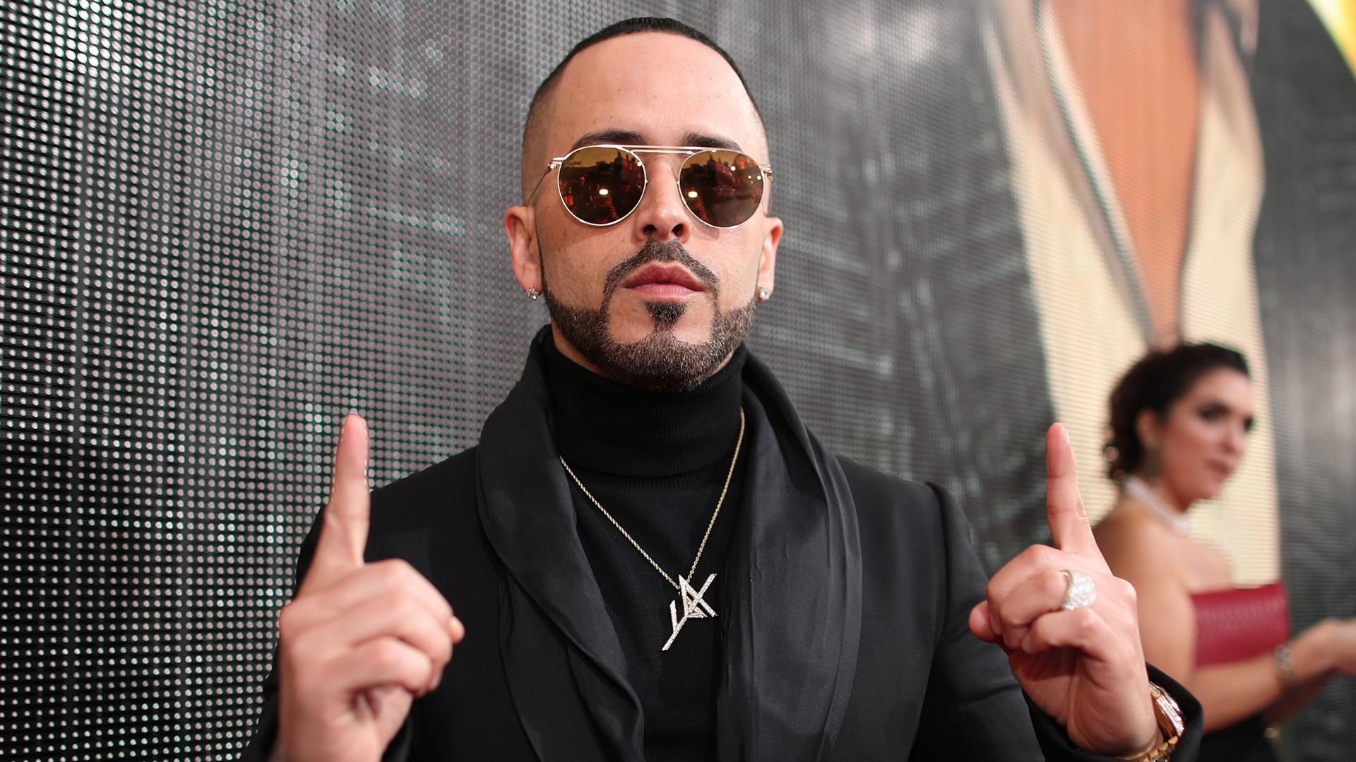LP Yandel Sinfónico Signé / Autographié - Avec Certificat Beckett COA